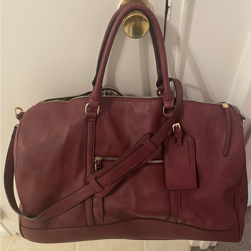 FAUX LEATHER DUFFLE BAG